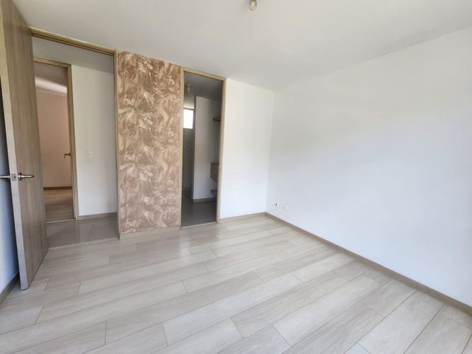 Apartamento de 3 alcobas en venta en Bello, 88 m² · foto 5 de 11