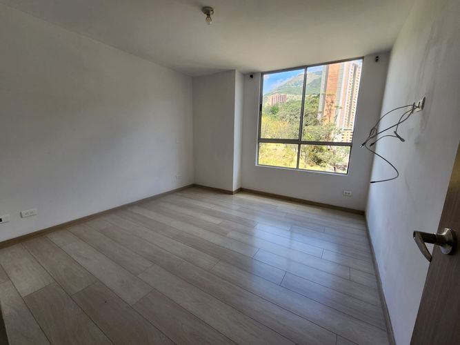 Apartamento de 3 alcobas en venta en Bello, 88 m² · foto 8 de 11