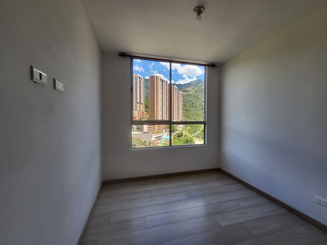 Apartamento de 3 alcobas en venta en Bello, 88 m² · foto 6 de 11