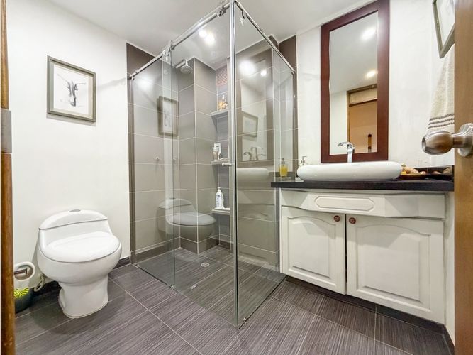 Apartamento de 2 alcobas en venta en Los Rosales, Bogotá, 158 m² · foto 17 de 24