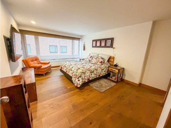 Apartamento de 2 alcobas en venta en Los Rosales, Bogotá, 158 m² · foto 18 de 24