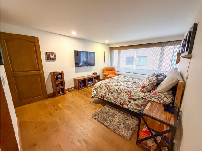 Apartamento de 2 alcobas en venta en Los Rosales, Bogotá, 158 m² · foto 22 de 24