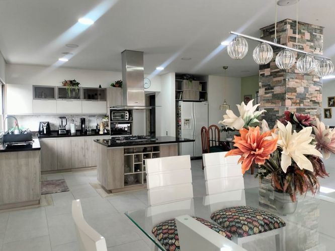 Apartamento de 3 alcobas en venta en El Poblado, Medellín, 207 m² · foto 10 de 20