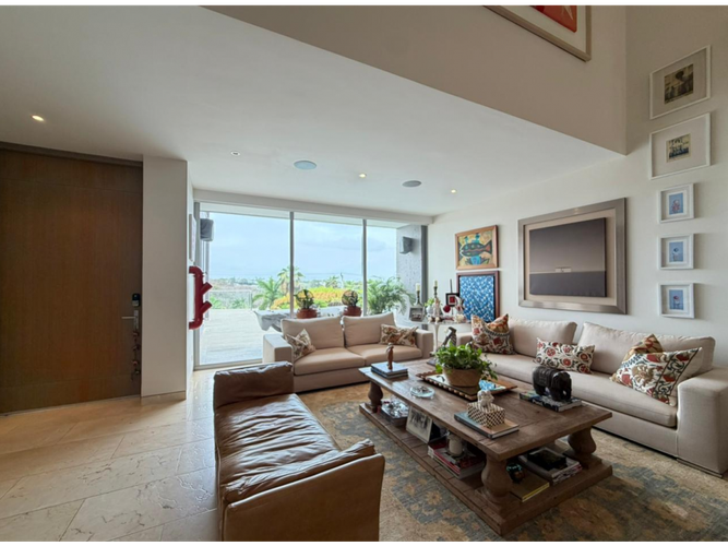 Casa de 4 alcobas en venta en Lagos Del Caujaral, Atlántico, 683 m² · foto 3 de 24