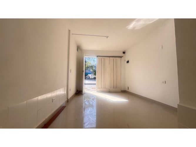 Local en arriendo en Campo Amor, Medellín, 14 m² · foto 2 de 7