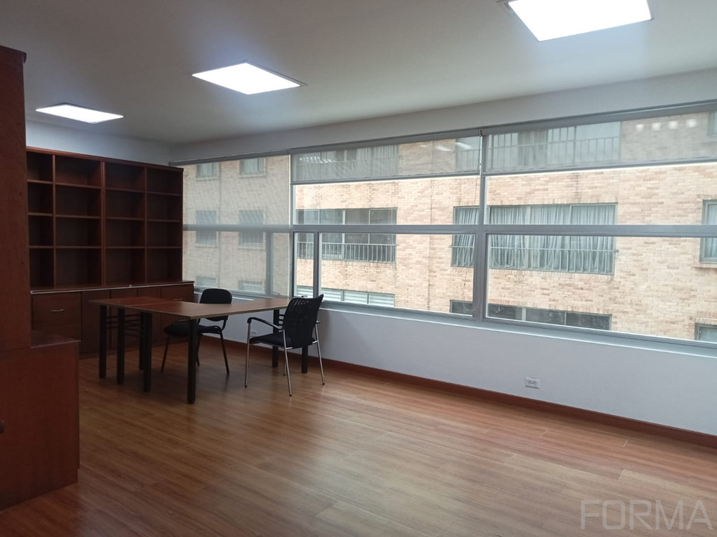 Oficina en Arriendo en Los rosales, Bogotá
