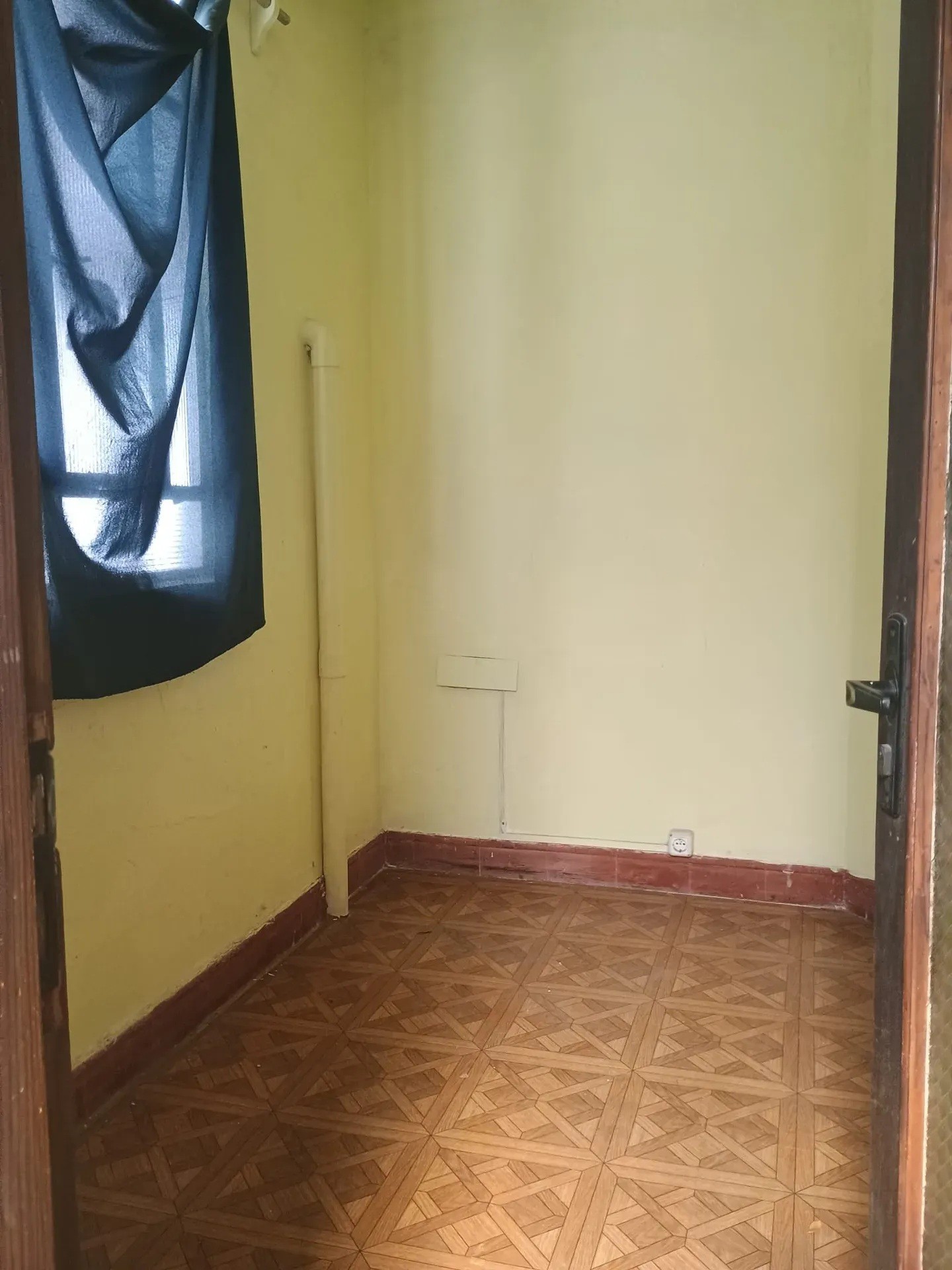 ALQUILER EN CORDON DE 2 DORMITORIOS, PLANTA BAJA INTERIOR, CLARABOYA, AZOTEA, GASTOS BAJOS · Foto 10