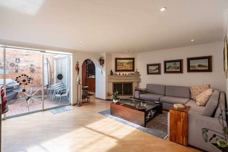 Apartamento de 4 alcobas en venta en Chicó Navarra, Bogotá, 184 m² · foto 2 de 20