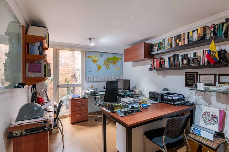 Apartamento de 4 alcobas en venta en Chicó Navarra, Bogotá, 184 m² · foto 18 de 20