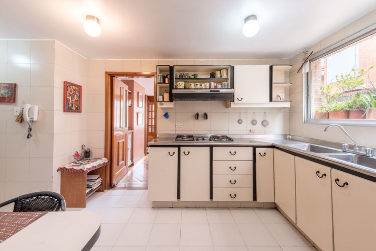 Apartamento de 4 alcobas en venta en Chico Norte, Bogotá, 238 m² · foto 8 de 20