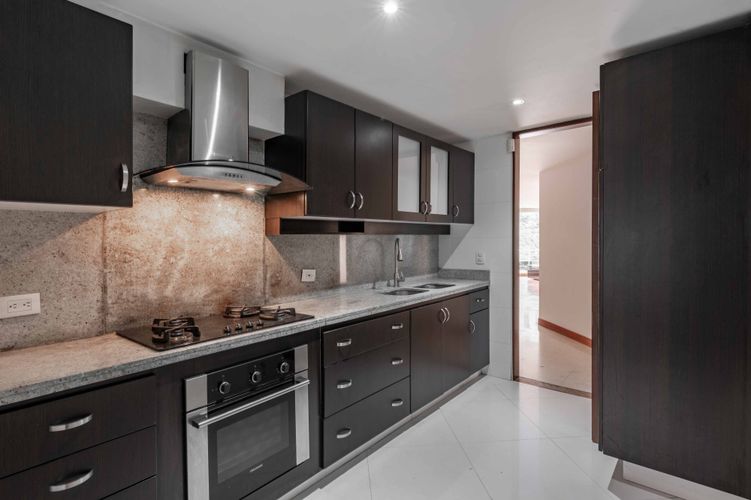 Apartamento de 3 alcobas en venta en Santa Paula, Bogotá, 138 m² · foto 5 de 17