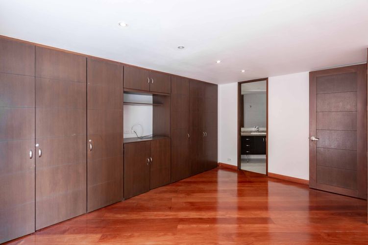 Apartamento de 3 alcobas en venta en Santa Paula, Bogotá, 138 m² · foto 13 de 17