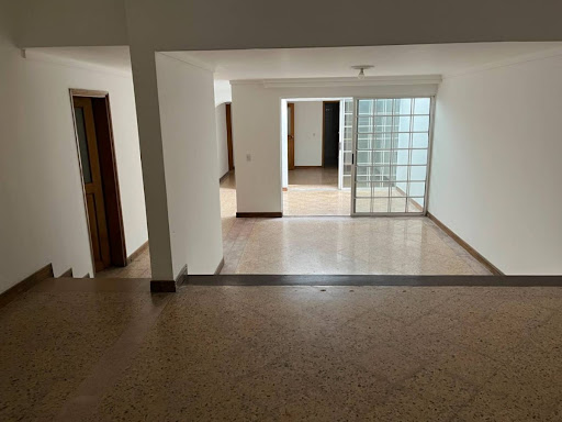 4BR House in Calasanz (220 m²) - 2