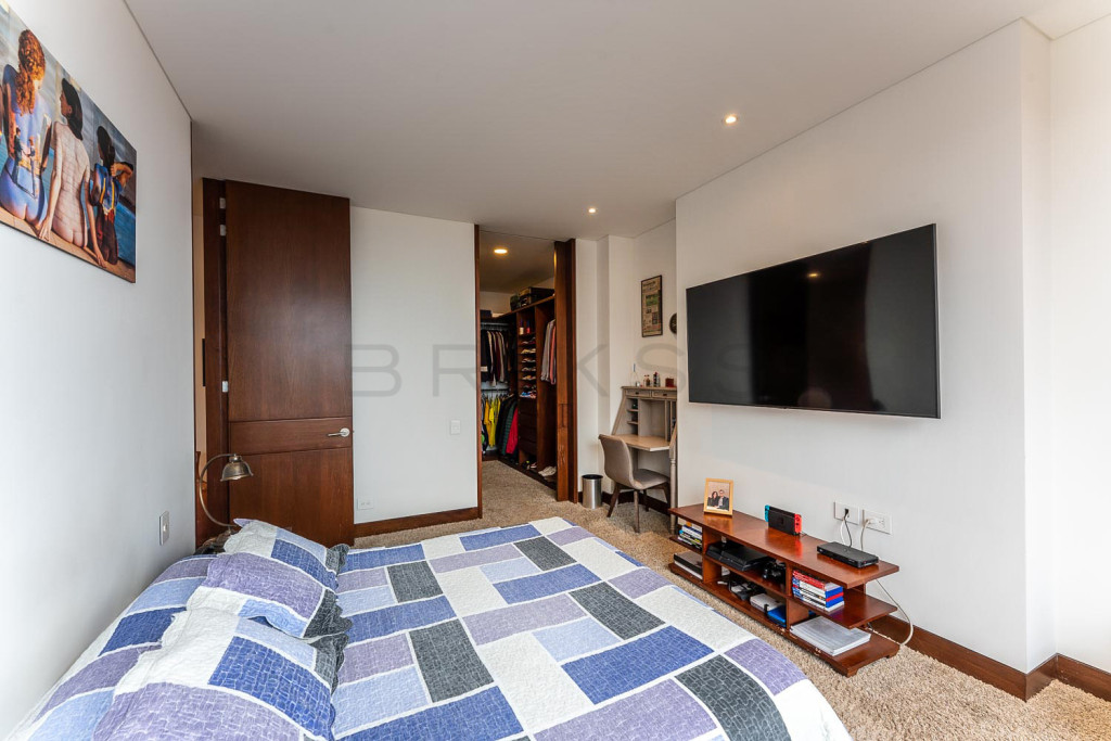 Apartamento en venta en Los Rosales, Bogotá · foto 6 de 17