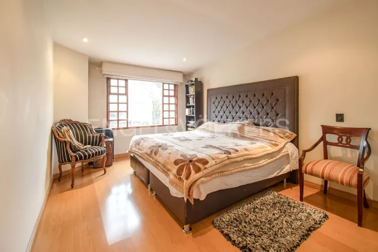Casa de 4 alcobas en venta en Santa Barbara Central, Bogotá, 391 m² · foto 12 de 18