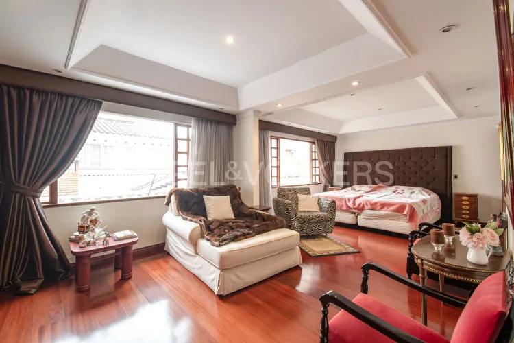 Casa de 4 alcobas en venta en Santa Barbara Central, Bogotá, 391 m² · foto 7 de 18