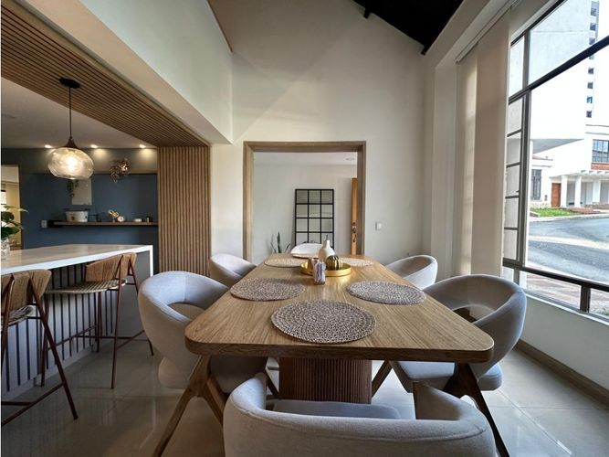 Casa de 4 alcobas en venta en Fundadores, Armenia, 240 m² · foto 3 de 24