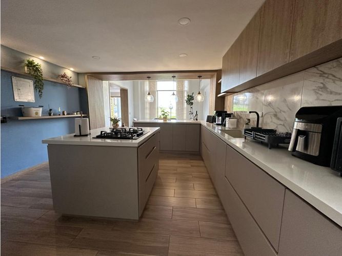Casa de 4 alcobas en venta en Fundadores, Armenia, 240 m² · foto 9 de 24