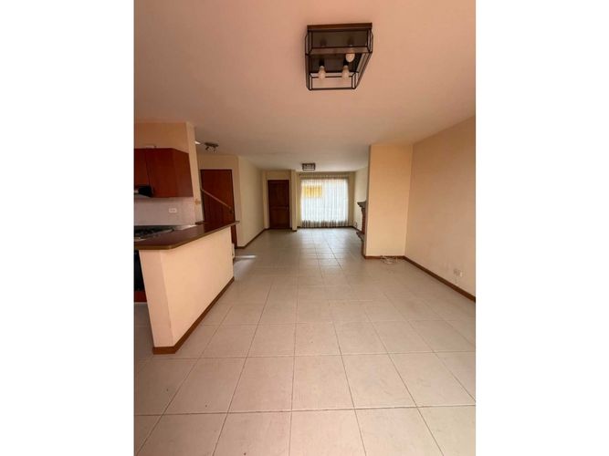 Casa de 3 alcobas en venta en Gualanday, Rionegro, 150 m² · foto 3 de 17