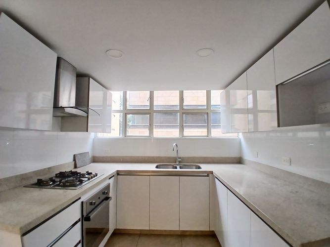 Apartamento de 3 alcobas en venta en Chico Norte, Bogotá, 120 m² · foto 18 de 24