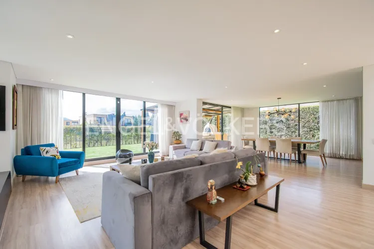 Casa de 5 alcobas en venta en San Jacinto, Chía, 423 m² · foto 2 de 20