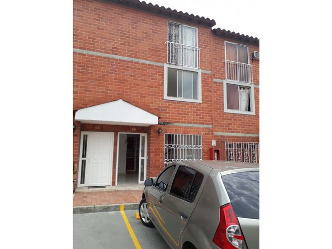 Casa de 4 alcobas en venta en Caney, Cali, 70 m² · foto 2 de 5