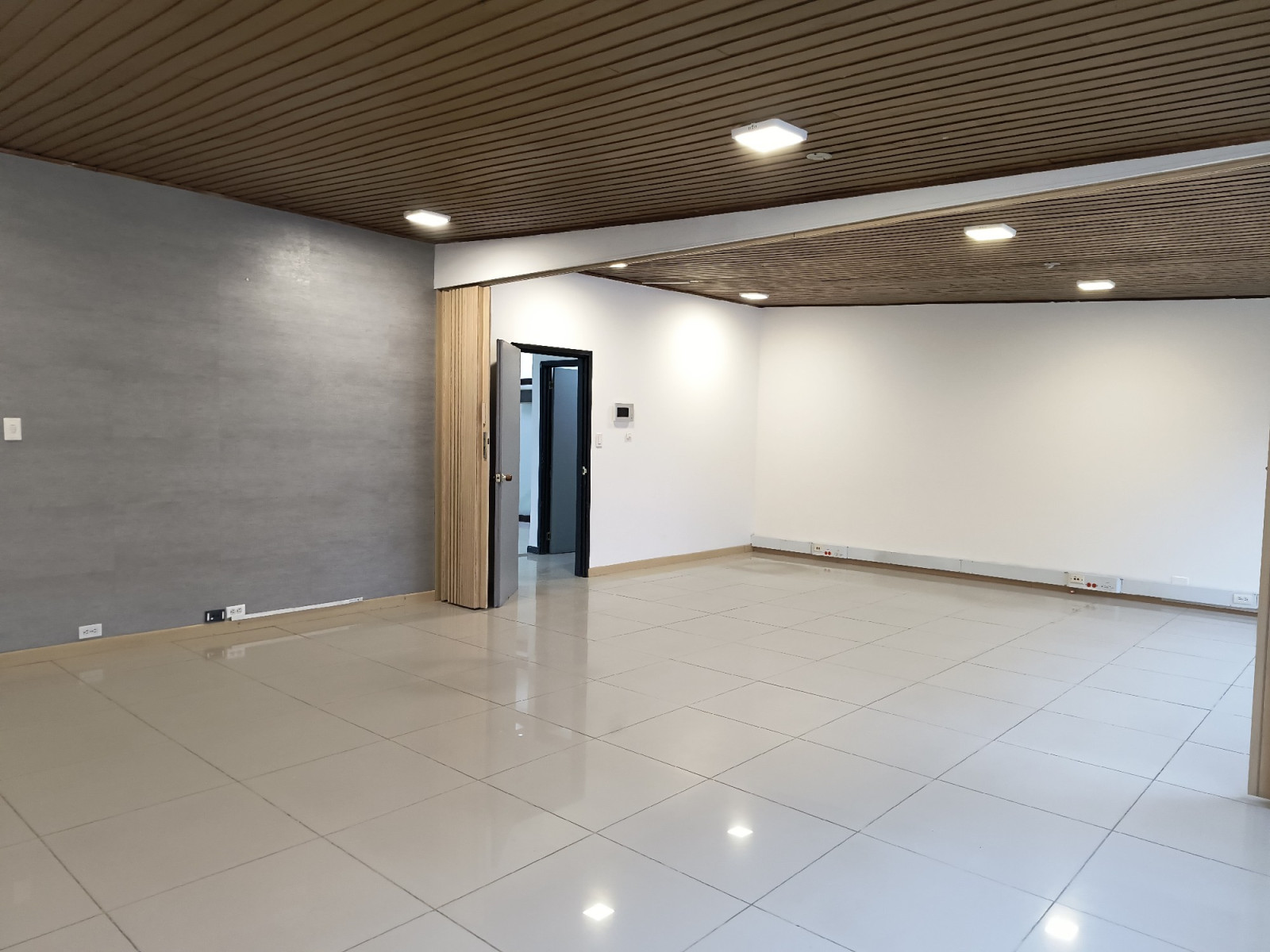 Oficina en Arriendo en Santa Barbara, Bogotá