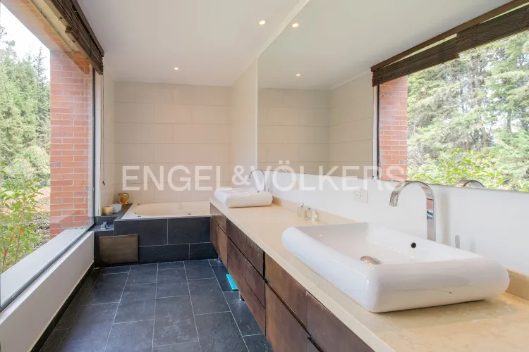 Casa de 4 alcobas en venta en Guaymaral, Bogotá, 385 m² · foto 15 de 20
