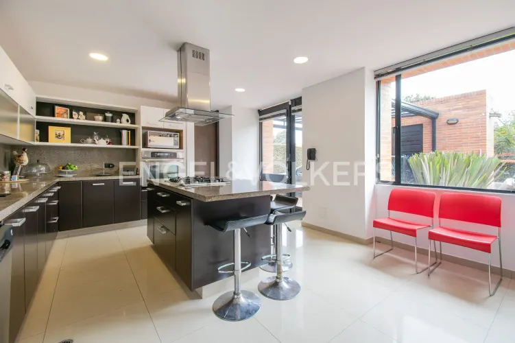 Casa de 4 alcobas en venta en Guaymaral, Bogotá, 385 m² · foto 6 de 20