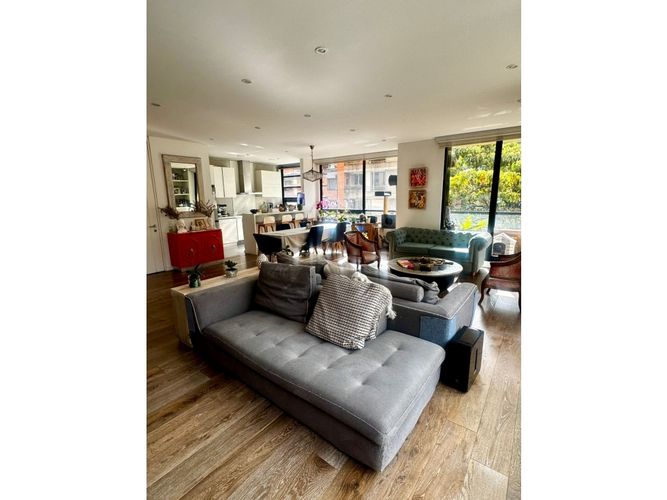 Apartamento de 3 alcobas en venta en La Cabrera, Bogotá, 287 m² · foto 2 de 11