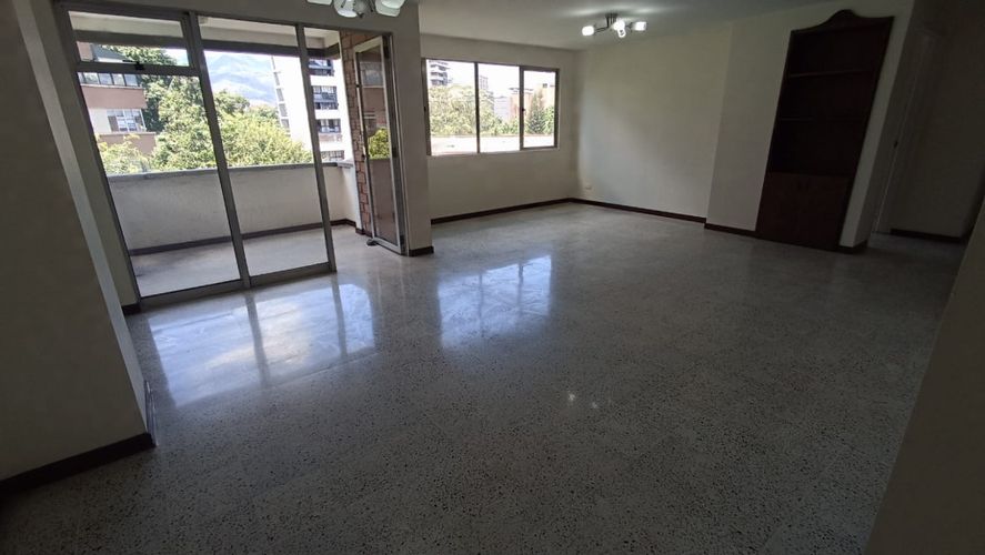 Apartamento de 4 alcobas en arriendo en Conquistadores, Medellín, 128 m² · foto 2 de 17