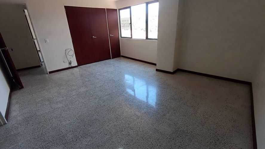 Apartamento de 4 alcobas en arriendo en Conquistadores, Medellín, 128 m² · foto 9 de 17