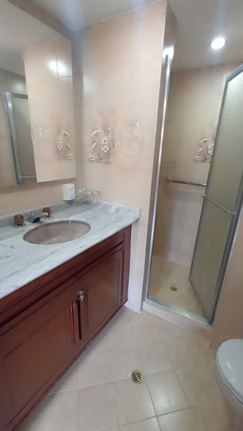 Apartamento de 4 alcobas en arriendo en Conquistadores, Medellín, 128 m² · foto 10 de 17