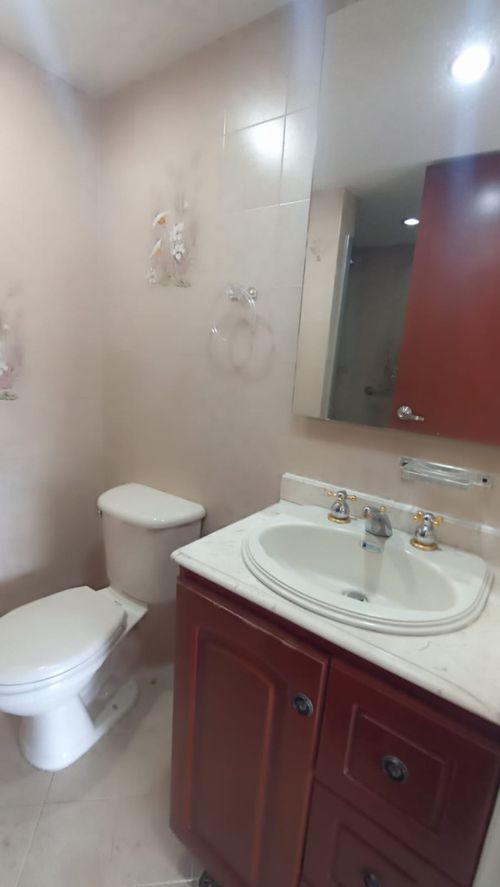 Apartamento de 4 alcobas en arriendo en Conquistadores, Medellín, 128 m² · foto 12 de 17