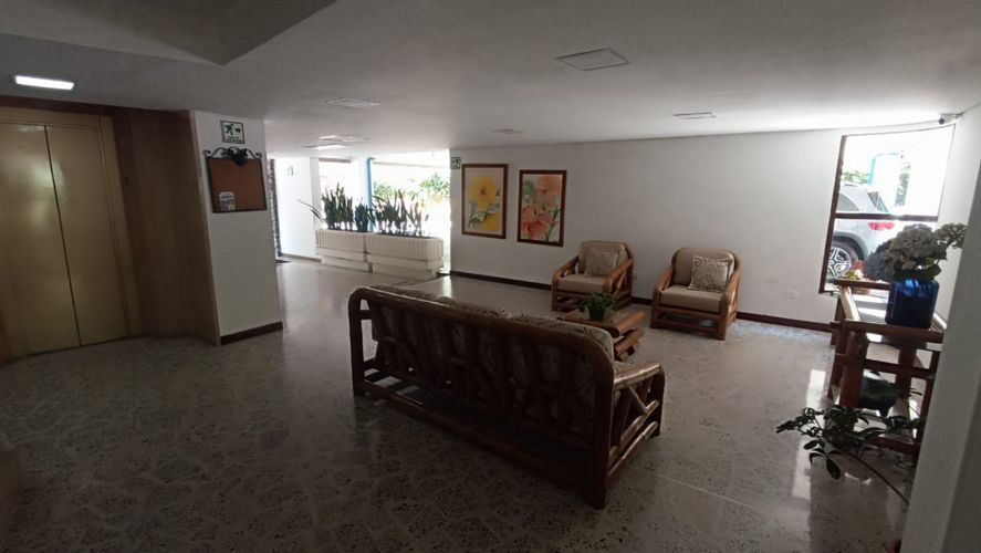 Apartamento de 4 alcobas en arriendo en Conquistadores, Medellín, 128 m² · foto 14 de 17