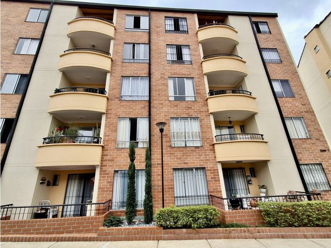Apartamento de 3 alcobas en venta en El Tejar, Bucaramanga, 86 m² · foto 2 de 24