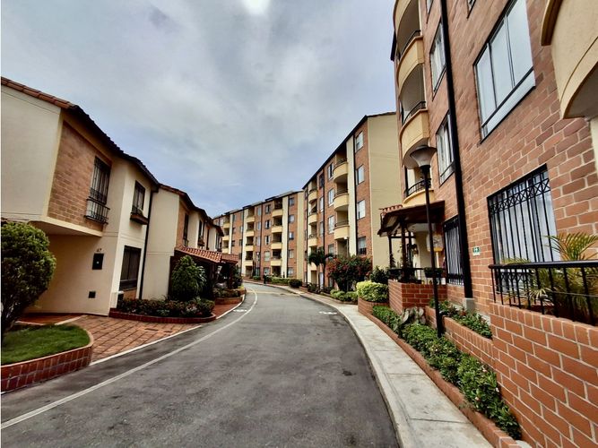 Apartamento de 3 alcobas en venta en El Tejar, Bucaramanga, 86 m² · foto 3 de 24