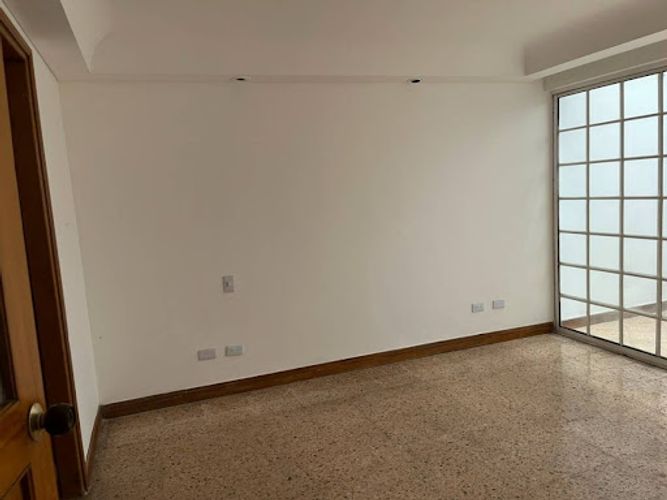 Bodega en arriendo en Calasanz, Medellín, 220 m² · foto 8 de 16