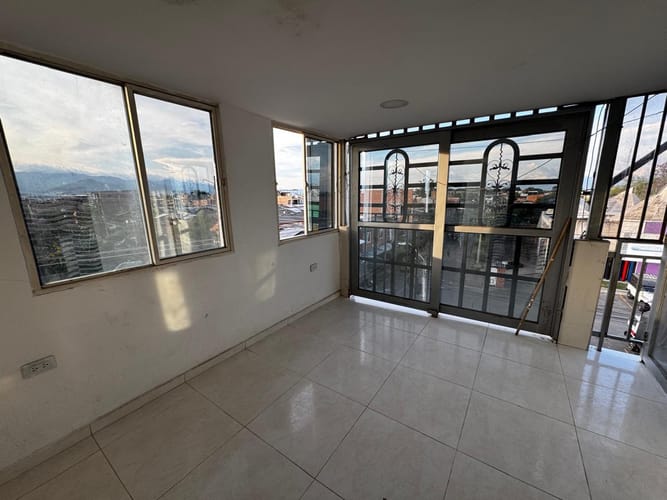 Apartamento en venta en Bajos Ciudad Cordoba, Cali · foto 6 de 21