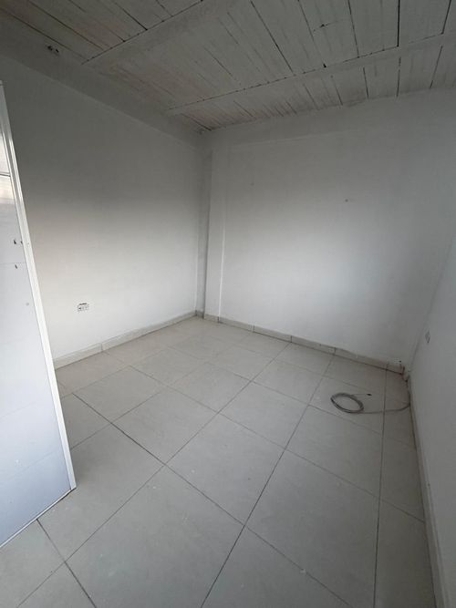 Apartamento en venta en Bajos Ciudad Cordoba, Cali · foto 8 de 21