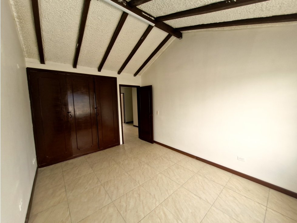 Casa en arriendo en Niza, Bogotá · foto 14 de 24