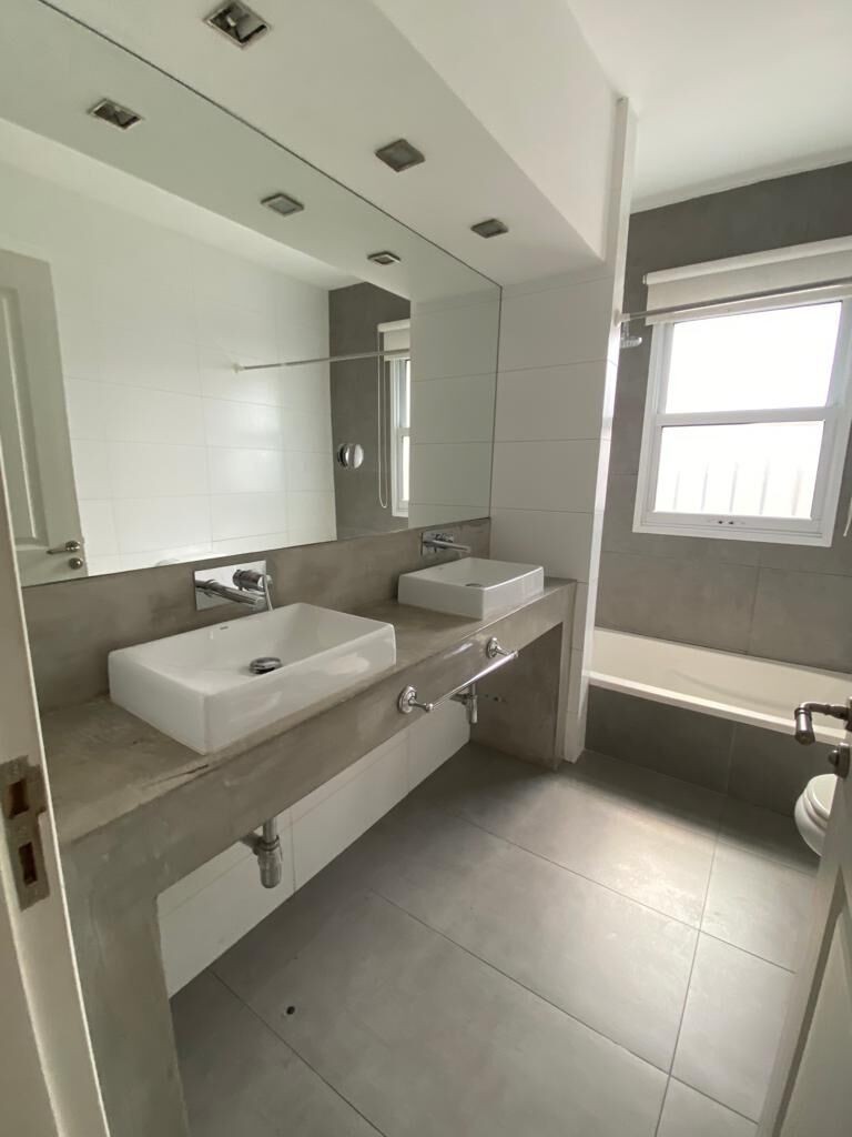 Casa en alquiler de 4 dormitorios y 3 baños en Carrasco Sur, Montevideo · Foto 9