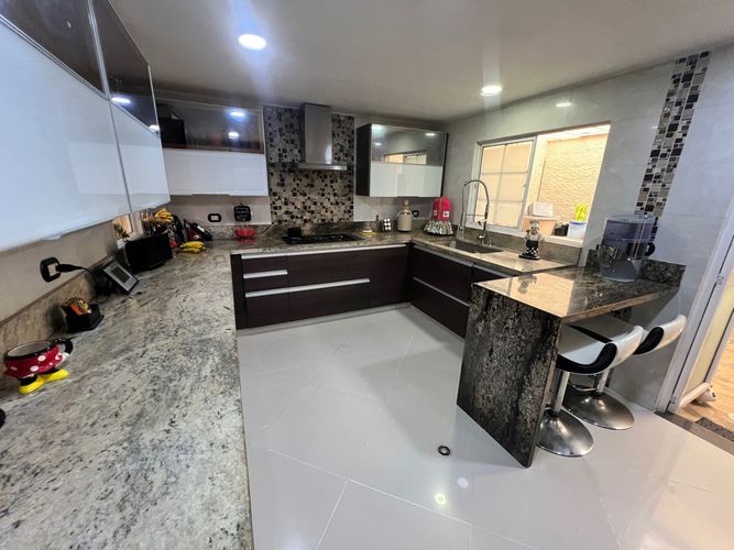 Casa de 4 alcobas en venta en Casco Antiguo - Floridablanca, Floridablanca, 174 m² · foto 2 de 24