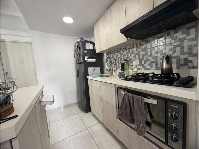 Apartamento de 3 alcobas en venta en San Jose, Sabaneta, 57 m² · foto 3 de 21