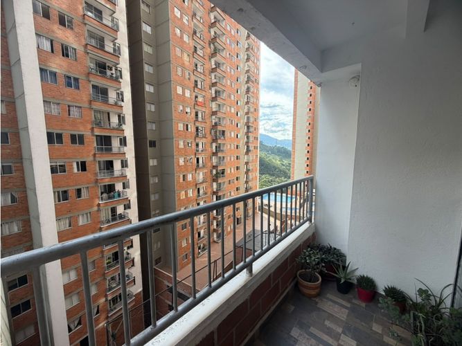 Apartamento de 3 alcobas en venta en San Jose, Sabaneta, 57 m² · foto 6 de 21