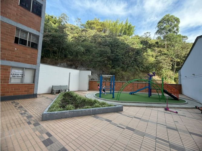 Apartamento de 3 alcobas en venta en San Jose, Sabaneta, 57 m² · foto 19 de 21