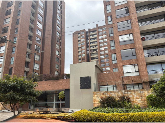 Apartamento de 3 alcobas en venta en Colina Campestre, Bogotá, 102 m² · foto 2 de 21