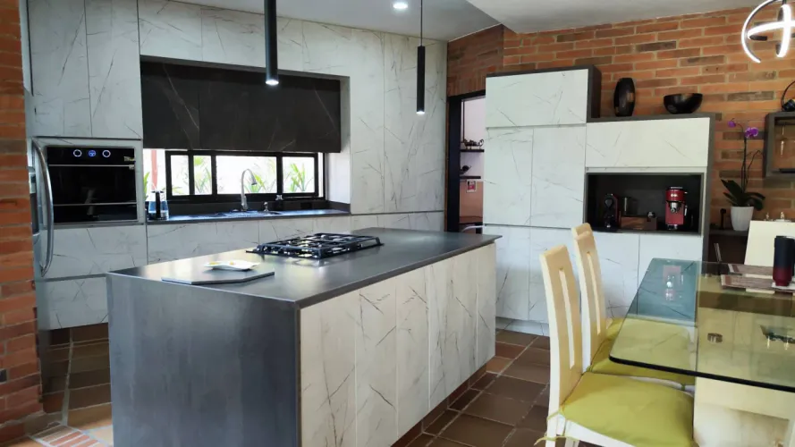 Casa de 3 alcobas en venta en El Retiro, 1078 m² · foto 4 de 20