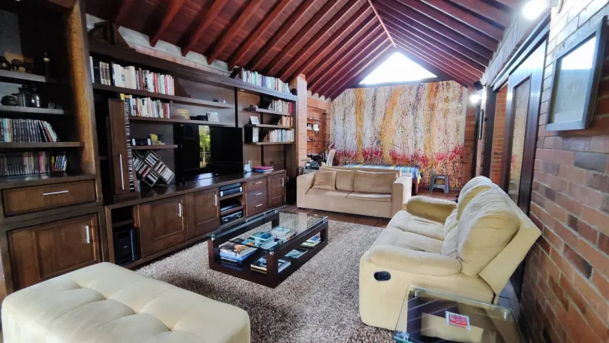 Casa de 3 alcobas en venta en El Retiro, 1078 m² · foto 16 de 20