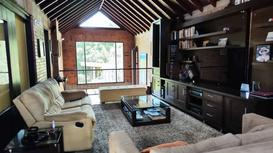 Casa de 3 alcobas en venta en El Retiro, 1078 m² · foto 17 de 20